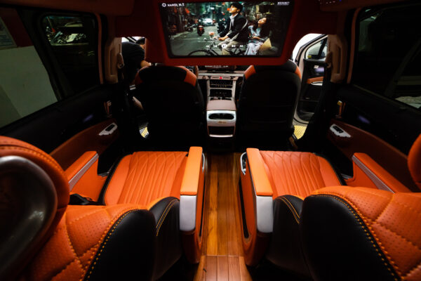 Độ ghế Limousine xe Carnival 2022 H39