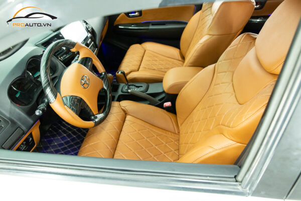 Độ ghế Limousine xe Fortuner 2012